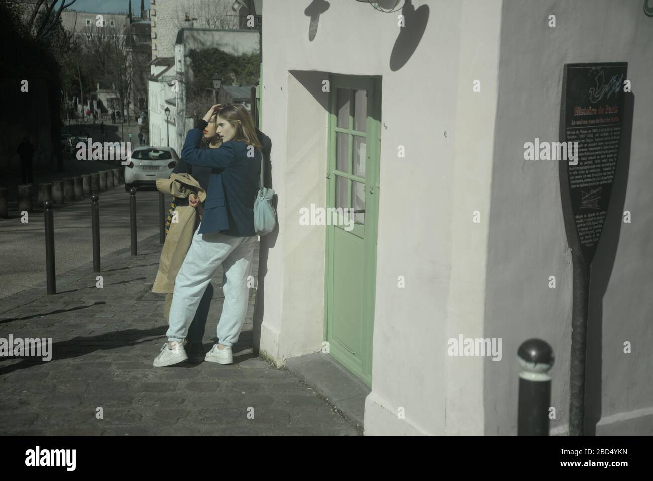 Viaggiatori a Parigi, Francia Foto Stock