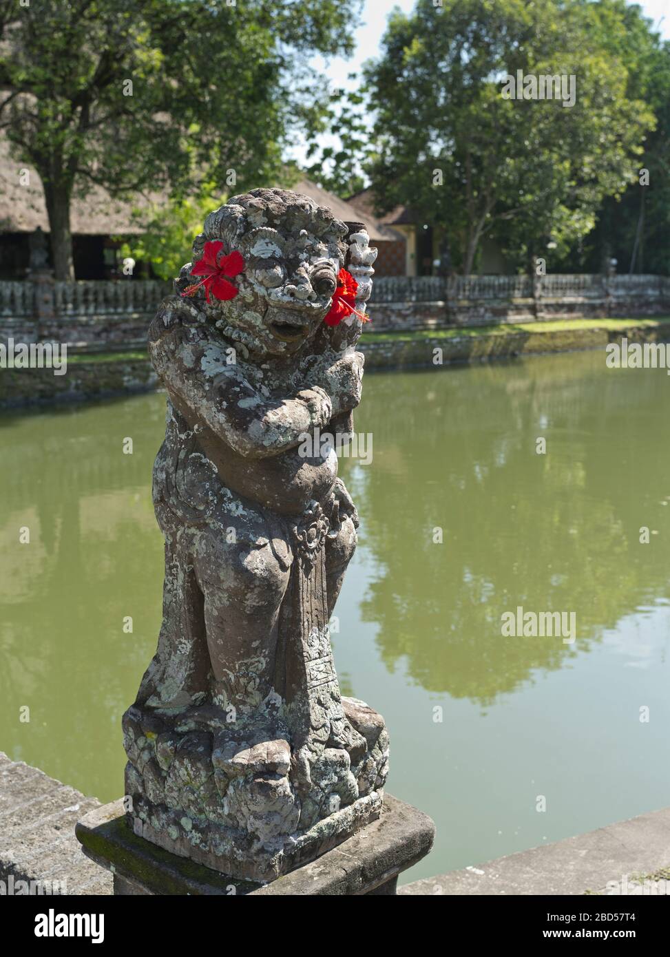 dh pura Taman Ayun Royal Temple BALI INDONESIA Balinese statua idolo guardia Tempio Mengwi statue religione indù asiatica Foto Stock