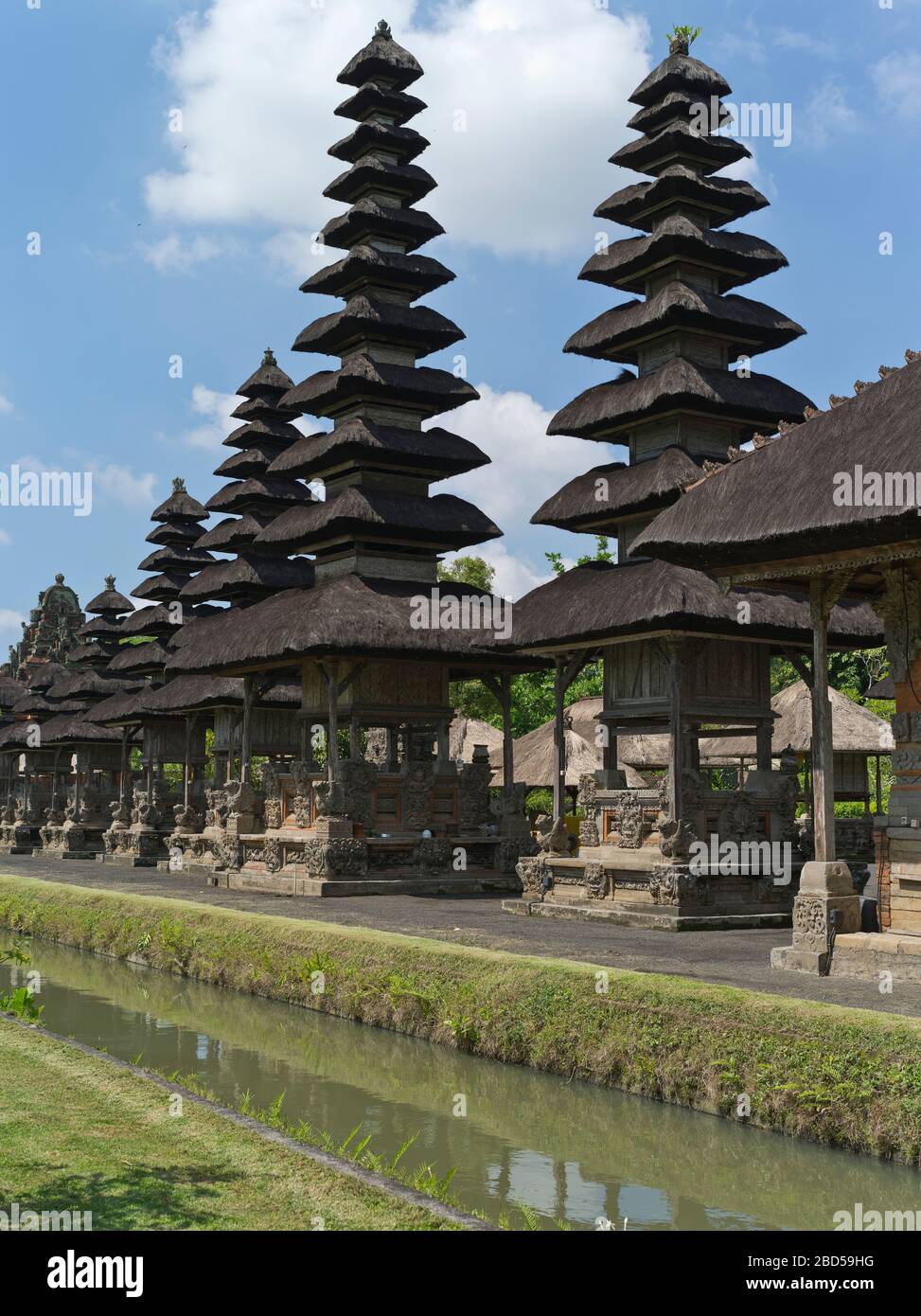 dh pura Taman Ayun Royal Temple BALI INDONESIA Balinese Hindu Mengwi tempie interno sanctum pelinggih meru torri santuari Foto Stock
