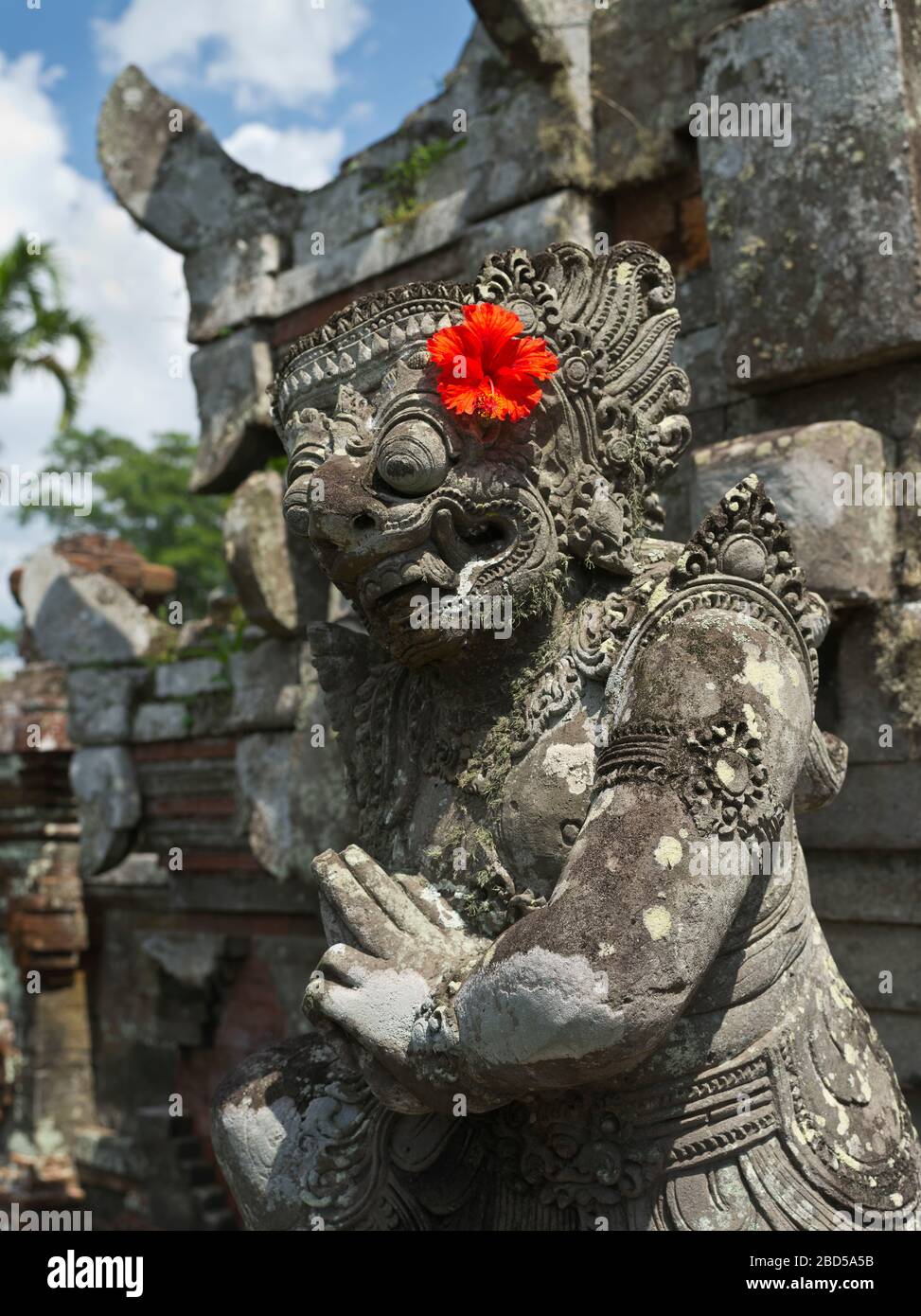 dh pura Taman Ayun Royal Temple BALI INDONESIA statua balinese idolo guardia Tempio Mengwi statue asiatiche religione indù Foto Stock