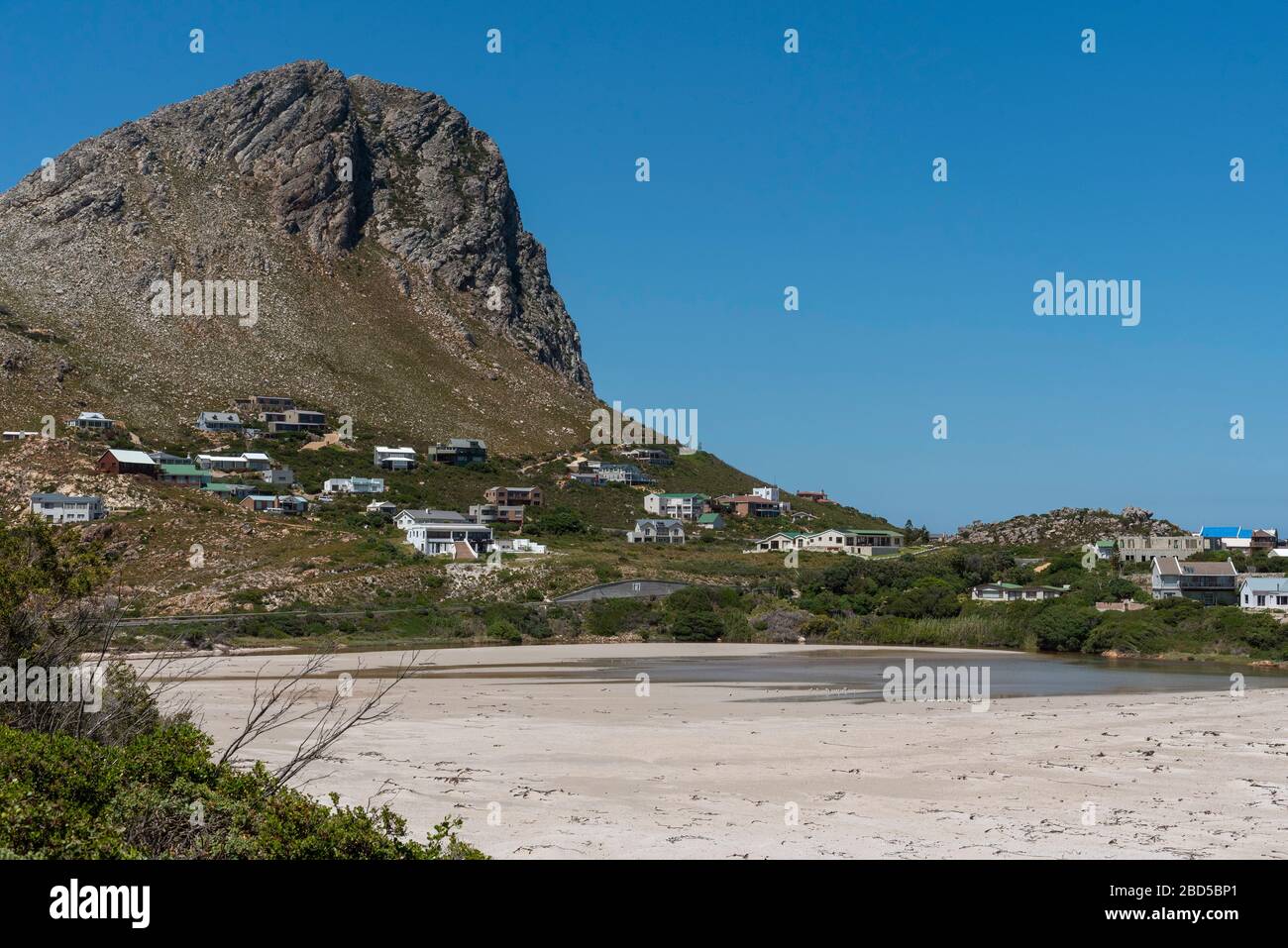 Capo occidentale di Rooiels, Sudafrica. 2019. Rooi Els un piccolo sviluppo balneare al largo di Clarence Drive una strada panoramica nella regione di Overberg. Sudafricano Foto Stock