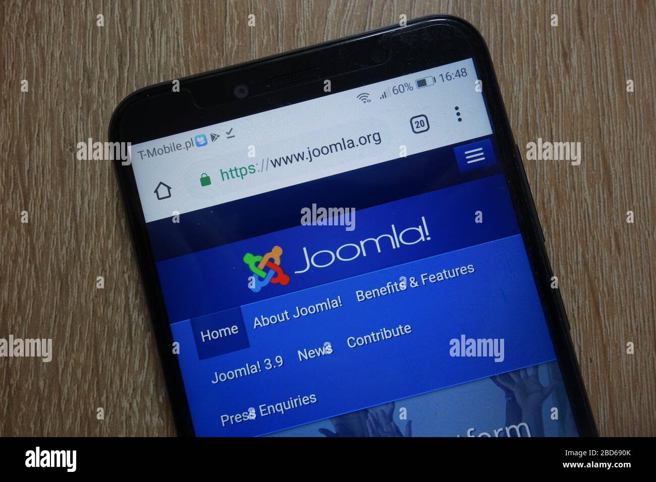 Joomla! sito web (www.joomla.org) visualizzato sullo smartphone Foto Stock