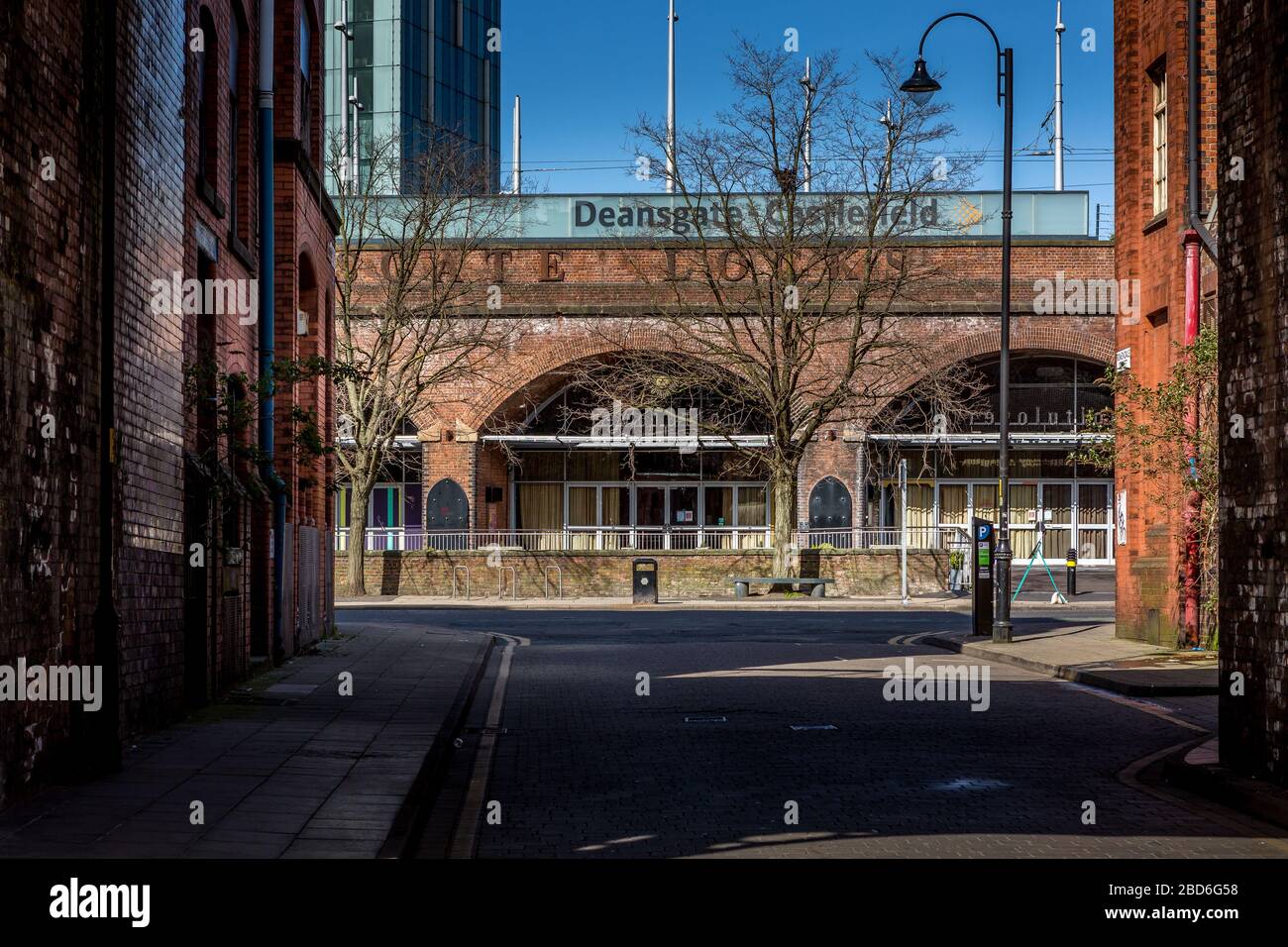 Strade vuote durante l'epidemia di Coronavirus, Deansgate Locks, Manchester City Center, Regno Unito, aprile 2020. Foto Stock
