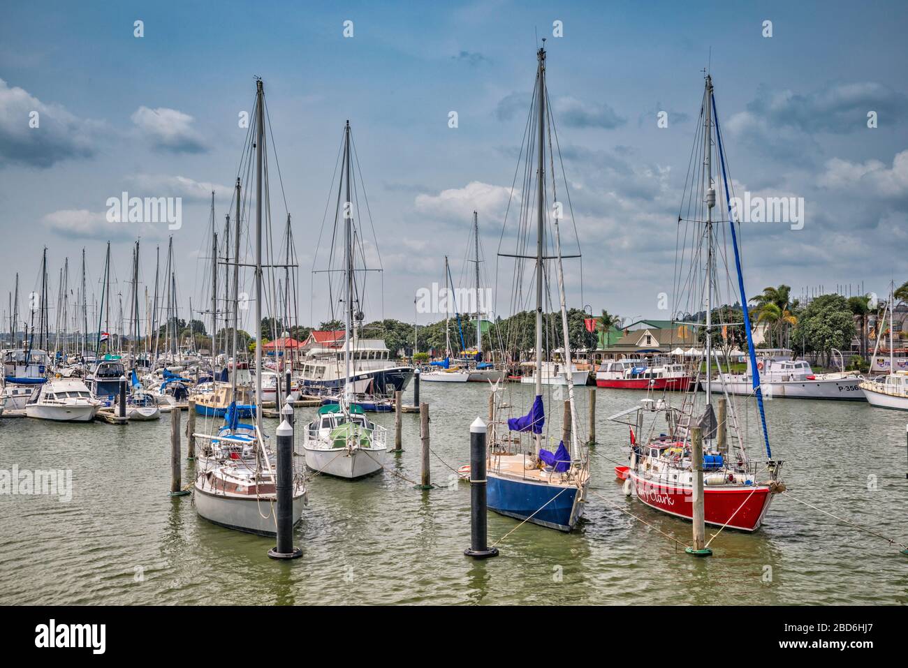 Barche al porto turistico di Town Basin sul fiume Hatea a Whangarei, regione del Northland, Isola del Nord, Nuova Zelanda Foto Stock