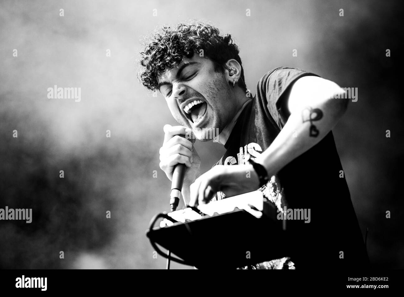 Odense, Danimarca. 28 giugno 2018. Il cantante e cantautore danese Alex Vargas ha tenuto un concerto dal vivo durante il festival musicale danese Tinderbox 2018 a Odense. (Photo credit: Gonzales Photo - Lasse Lagoni). Foto Stock