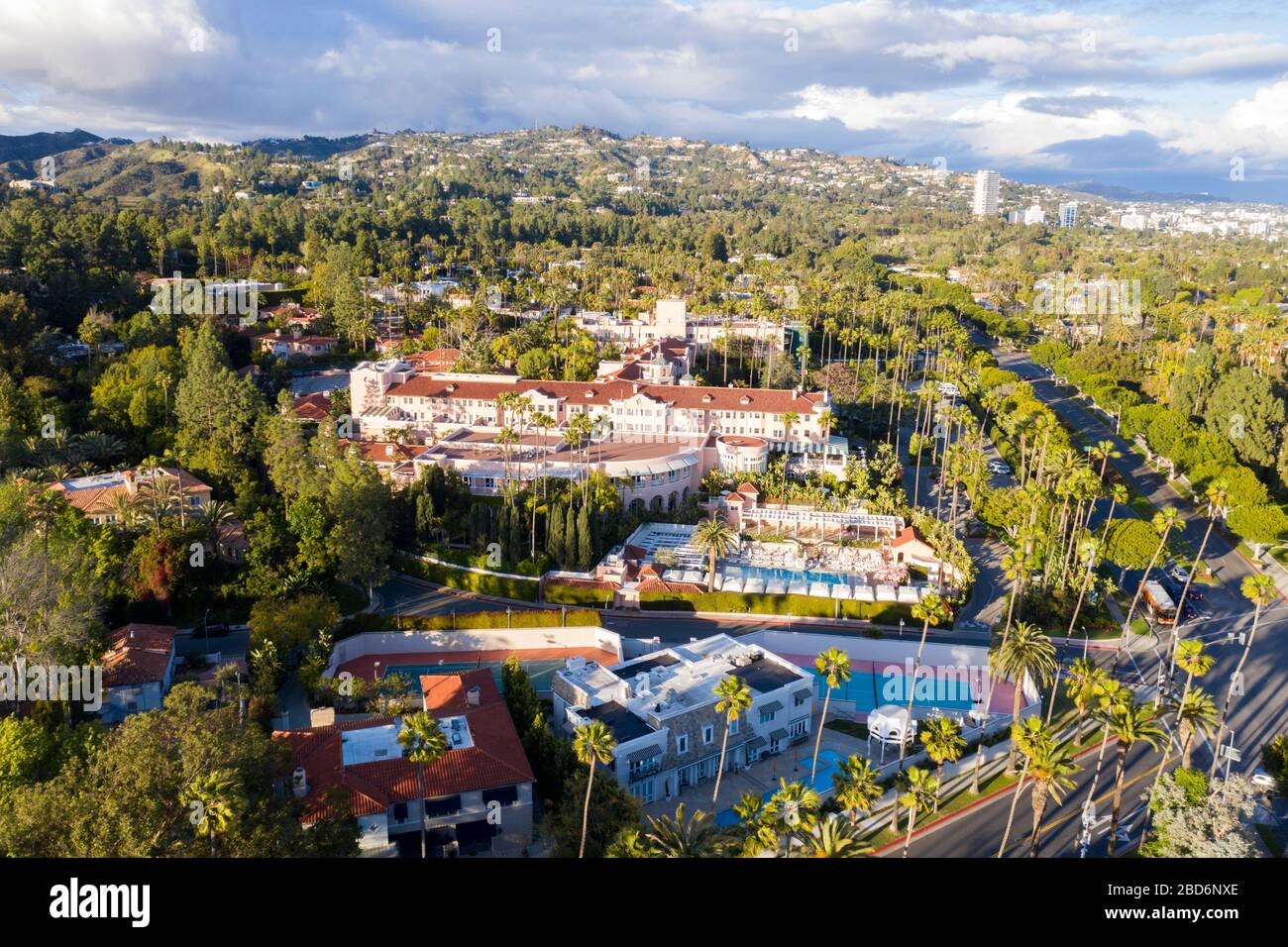 Vista aerea dell'esclusivo hotel storico di Beverly Hills su Sunset Boulevard Foto Stock