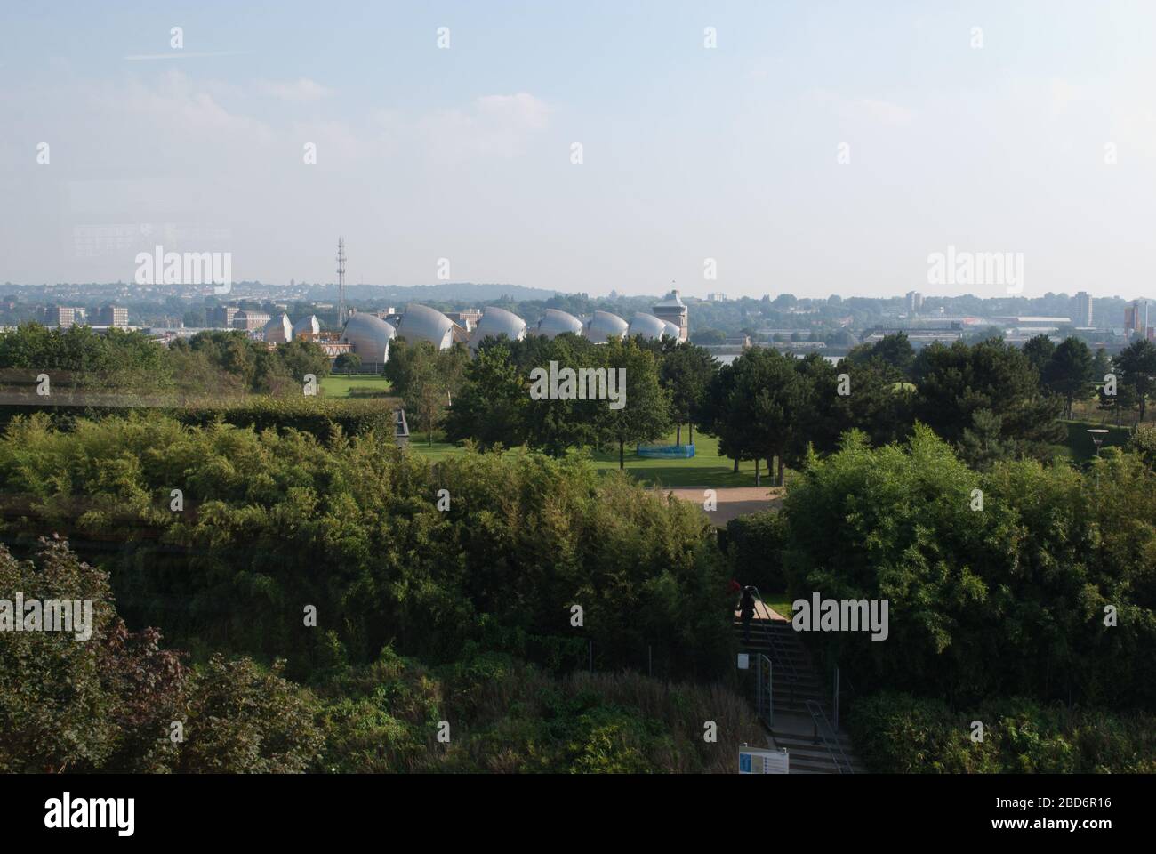 Architettura paesaggistica Thames Barrier Park, North Woolwich Road, Royal Docks, Londra E16 2HP Patel Taylor Group Signes Alain Provost Alain Cousseran Foto Stock