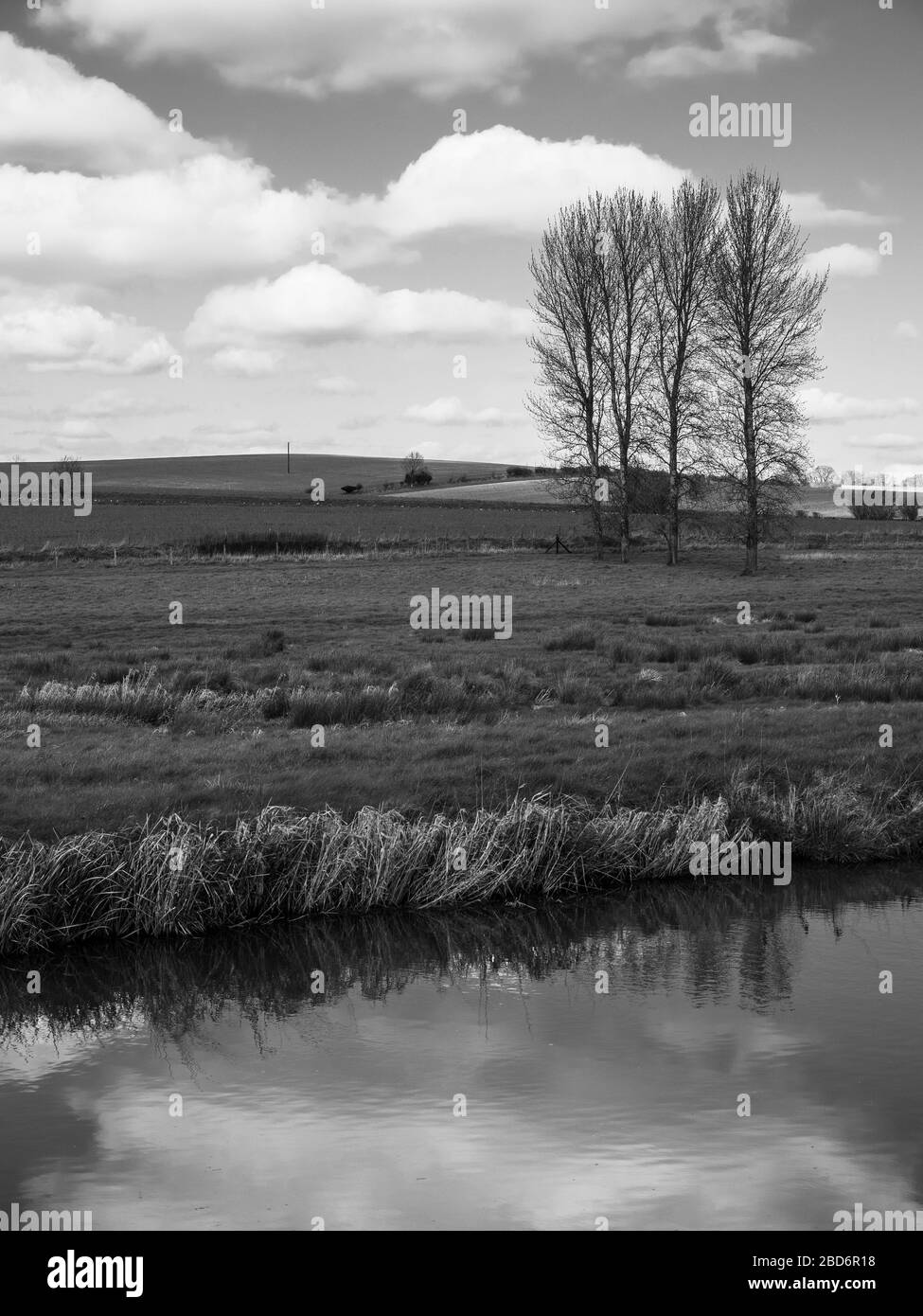 North Wessex Downs Area di straordinaria bellezza naturale, Kennet e Avon Canal, Great Bedwyn, Wiltshire, Inghilterra, Regno Unito, GB. Foto Stock