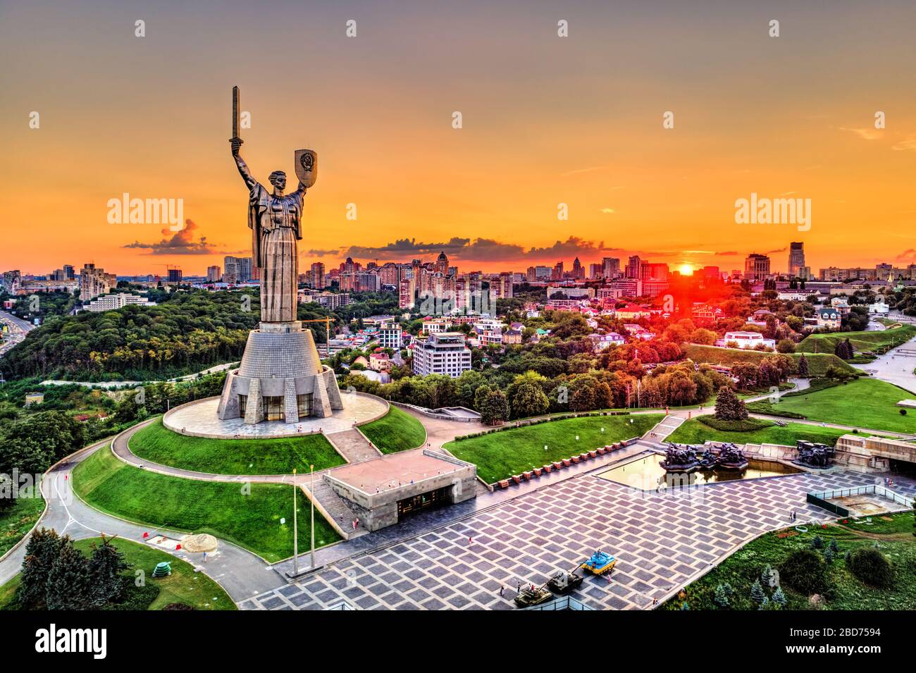 Il Monumento della Patria e il Museo della seconda Guerra Mondiale a Kiev, Ucraina Foto Stock