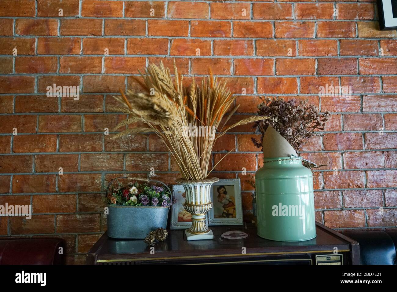 ancora vita con piante e fiori Foto Stock