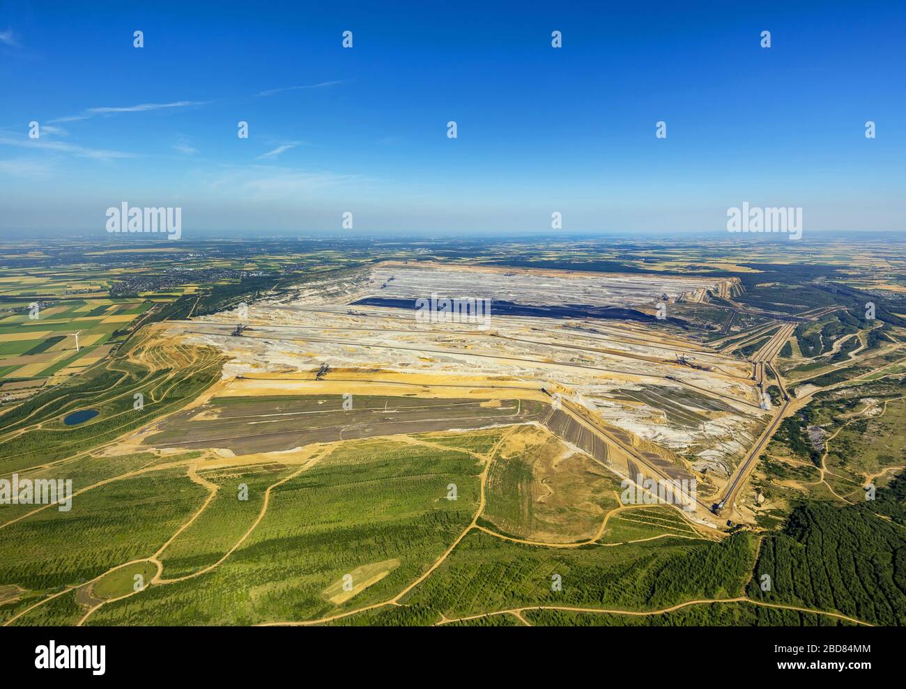 Miniera di lignite Hambach di RWE Power AG, 03.07.2014, vista aerea, Germania, Renania Settentrionale-Vestfalia, basso Reno, Hambach Foto Stock