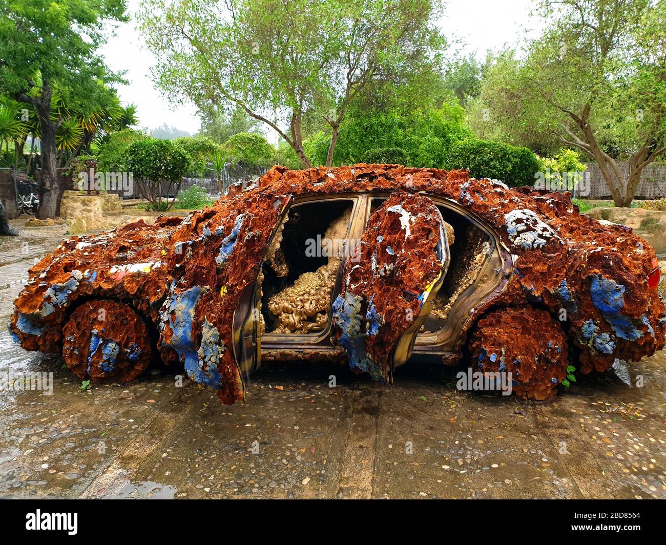 Auto rivestita di schiuma - Junk Art, Spagna, Isole Baleari, Maiorca Foto Stock