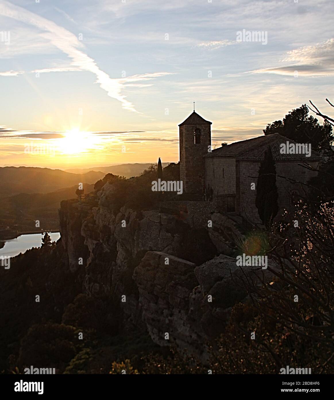 Chiesa di montagna al tramonto Foto Stock