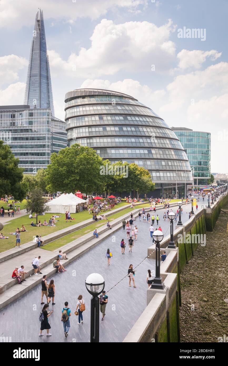 Potters Field Park, Thames Path, City Hall, The Shard e molto altro ancora a Londra Foto Stock