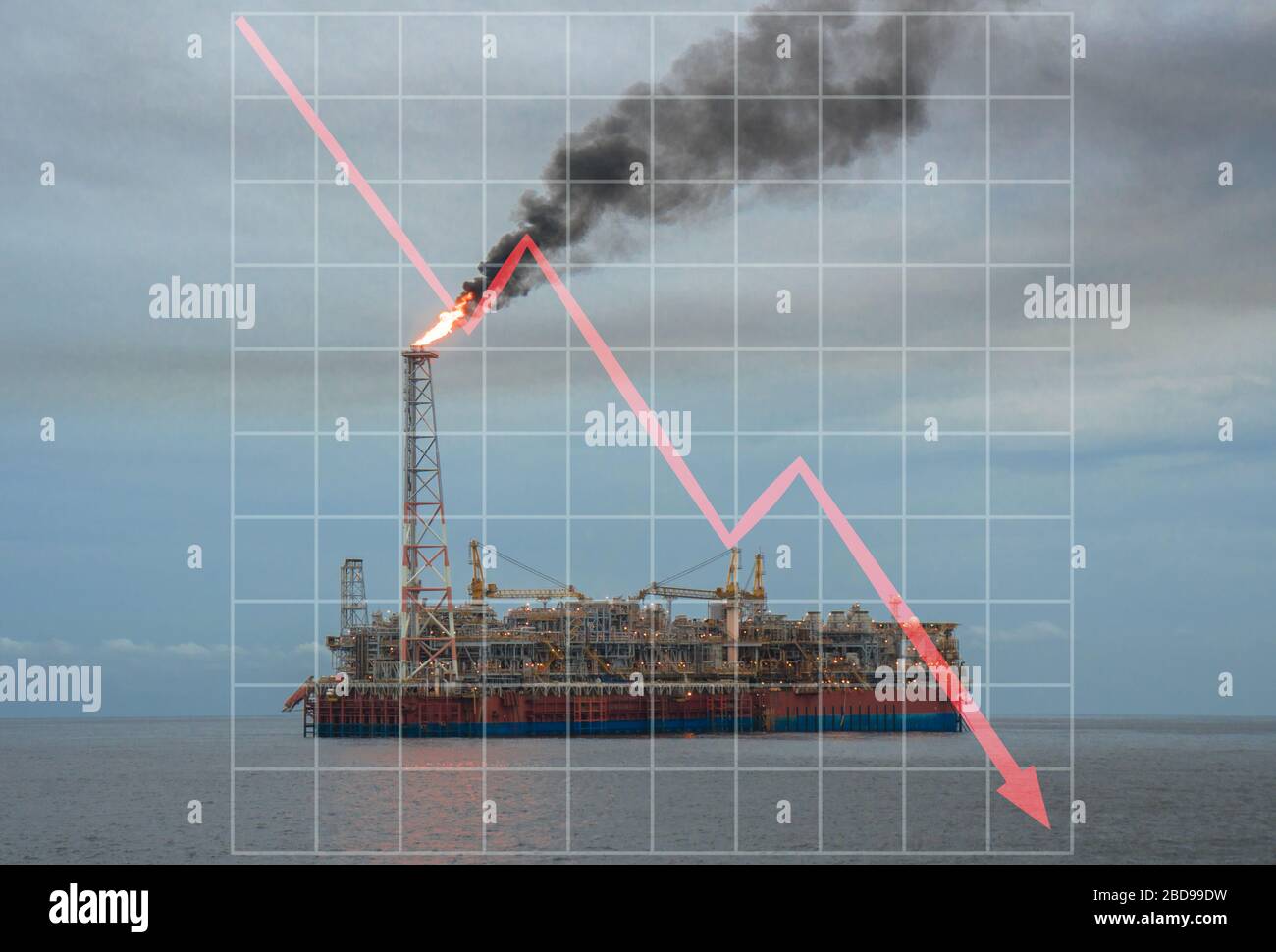 Concetto di mercato in calo nell'industria petrolifera marina con grafica in discesa. Il prezzo del petrolio diminuisce. Nave cisterna FPSO sul giacimento petrolifero Foto Stock