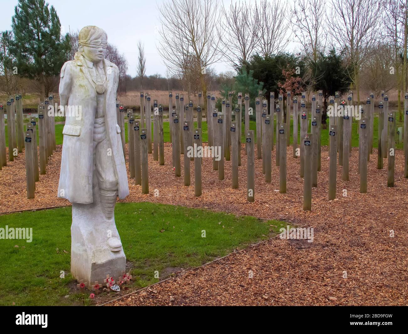 Girato al Dawn Memorial al National Memorial Arboretum Staffordshire, Regno Unito Foto Stock