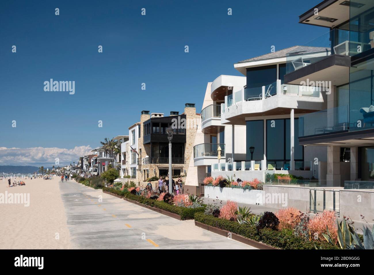 Vista estiva del lungomare di Manhattan Beach, California Foto Stock