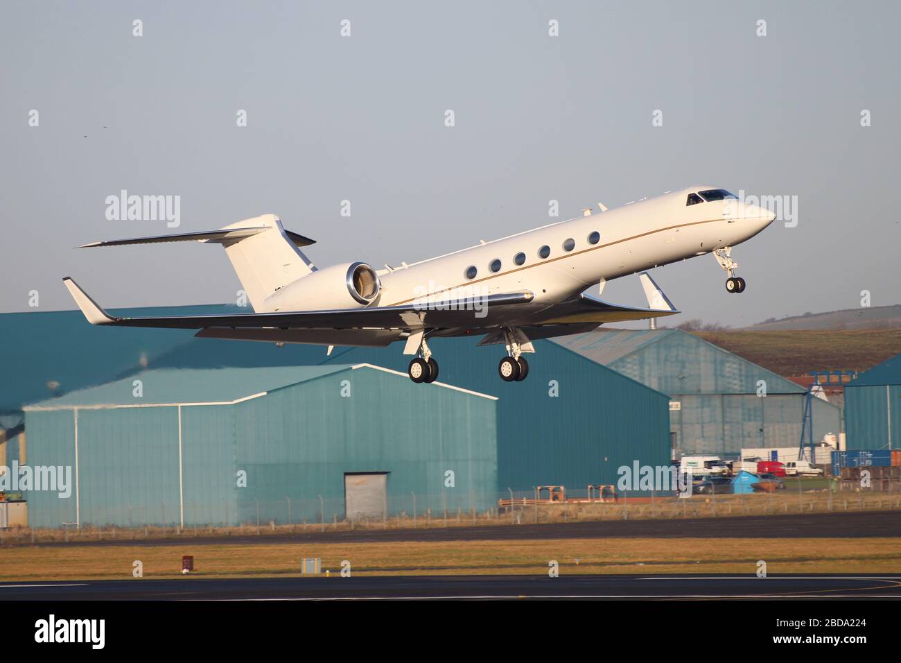 01-0076, un Gulfstream Aerospace C-37A gestito dall'US Air Force (309 Airlift Squadron), presso l'aeroporto Prestwick di Ayrshire. Foto Stock