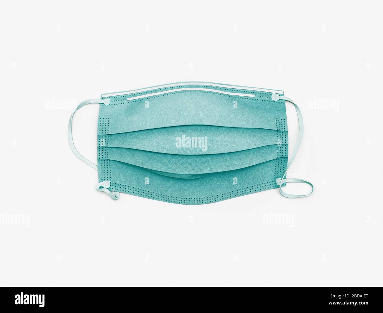 Maschera chirurgica. Maschera facciale monouso isolata su bianco. rendering 3d Foto Stock