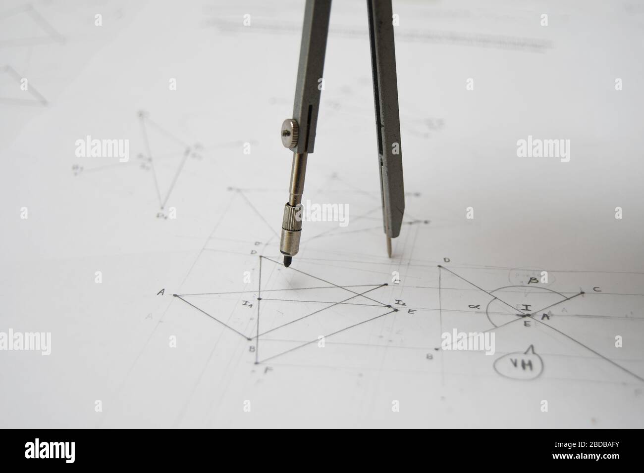 Disegno tecnico con bussola da disegno, carte Foto Stock