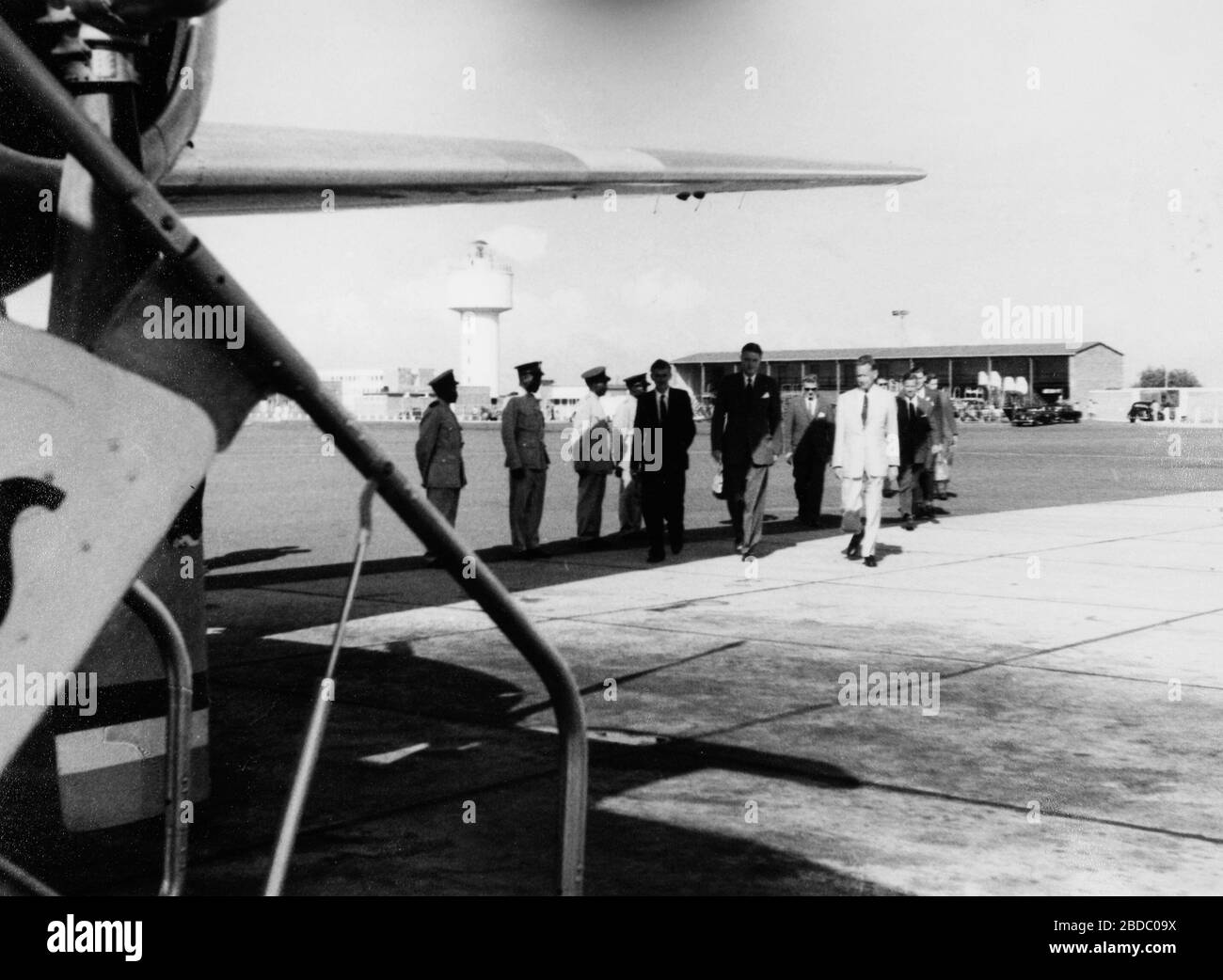 'AS Convair CV-440 Metropolitan Hans Viking OY-KPA a terra. Visita del sig. Hammarsköljd´s a Nairobi, 12 gennaio 1960; http://images.flysas.com; SAS Scandinavian Airlines; ' Foto Stock