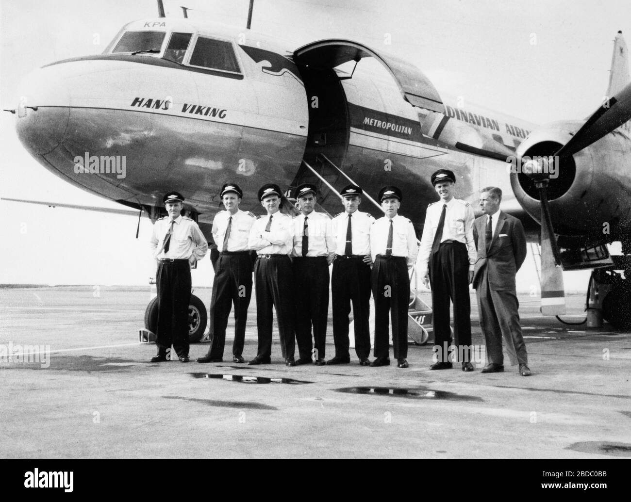 'AS Convair CV-440 Metropolitan, Hans Viking OY-KPA a terra. Equipaggio su charter 5931 di volo MR. Hammarsköljd; 12 gennaio 1960; http://images.flysas.com; SAS Scandinavian Airlines; ' Foto Stock