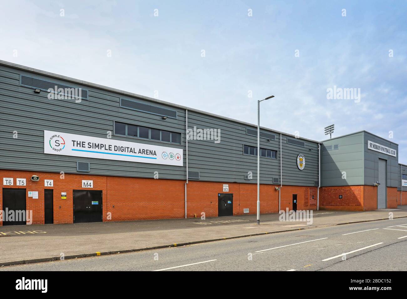 Ingresso principale alla semplice arena digitale, sede della squadra di calcio St Mirren, Paisley, Scozia, Regno Unito Foto Stock