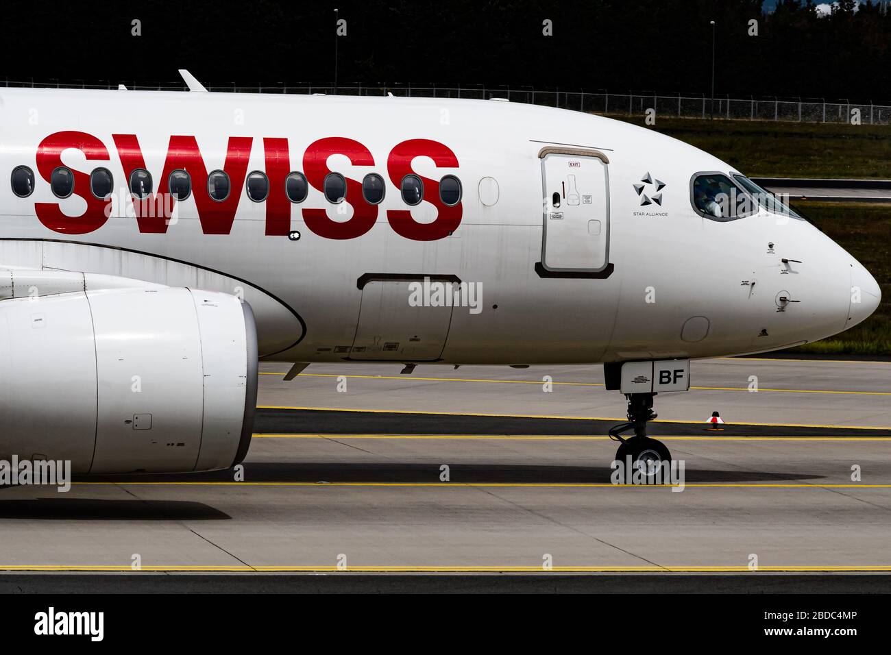 Swiss International Air Lines Airbus A220-100 HB-JBF all'aeroporto di Francoforte Foto Stock