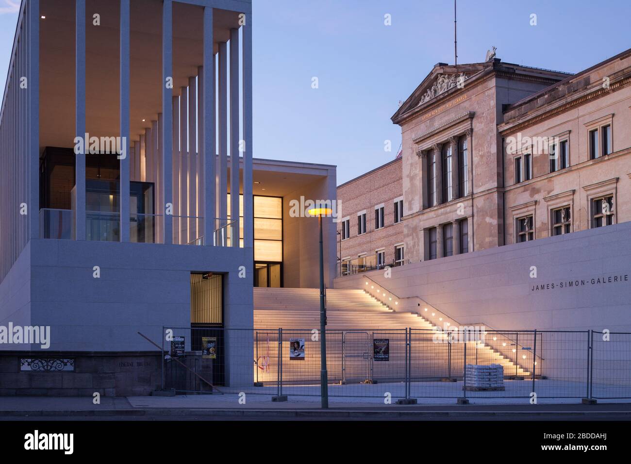 23.02.2019, Berlino, Berlino, Germania - costruzione della James Simon Gallery sull'Isola dei Musei di Berlino-Mitte e del nuovo Museo. 00P190223D340CA Foto Stock