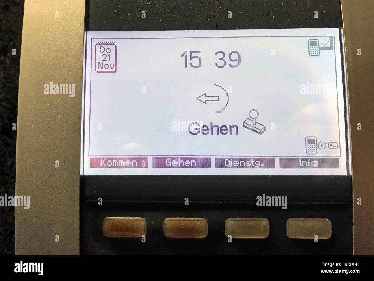 21.11.2019, Berlino, Berlino, Germania - Time recording terminal. 00S191121D128CAROEX.JPG [VERSIONE DEL MODELLO: NON APPLICABILE, VERSIONE DELLA PROPRIETÀ: NO (c) caro i Foto Stock