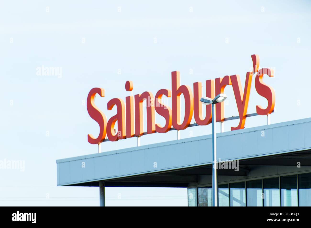 Bacheca dei nomi dei negozi di Sainsburys Foto Stock