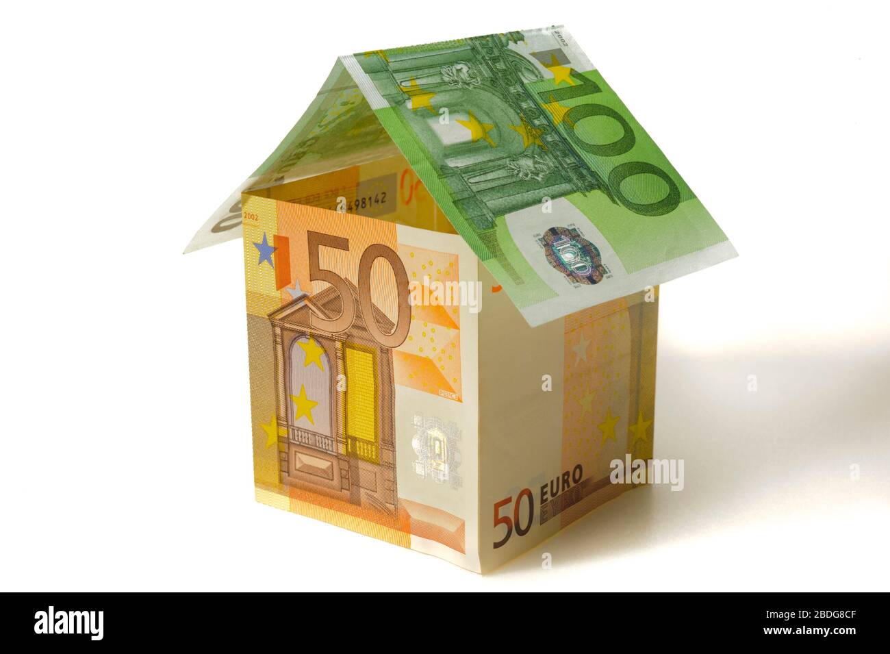 Modello di casa fatta con banconote di valuta Euor Foto Stock