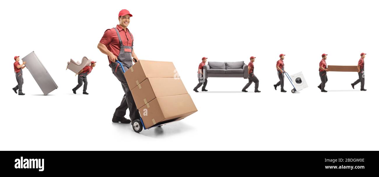 Lavoratore maschio che spinge un camion e altri lavoratori che trasportano mobili isolati su sfondo bianco Foto Stock