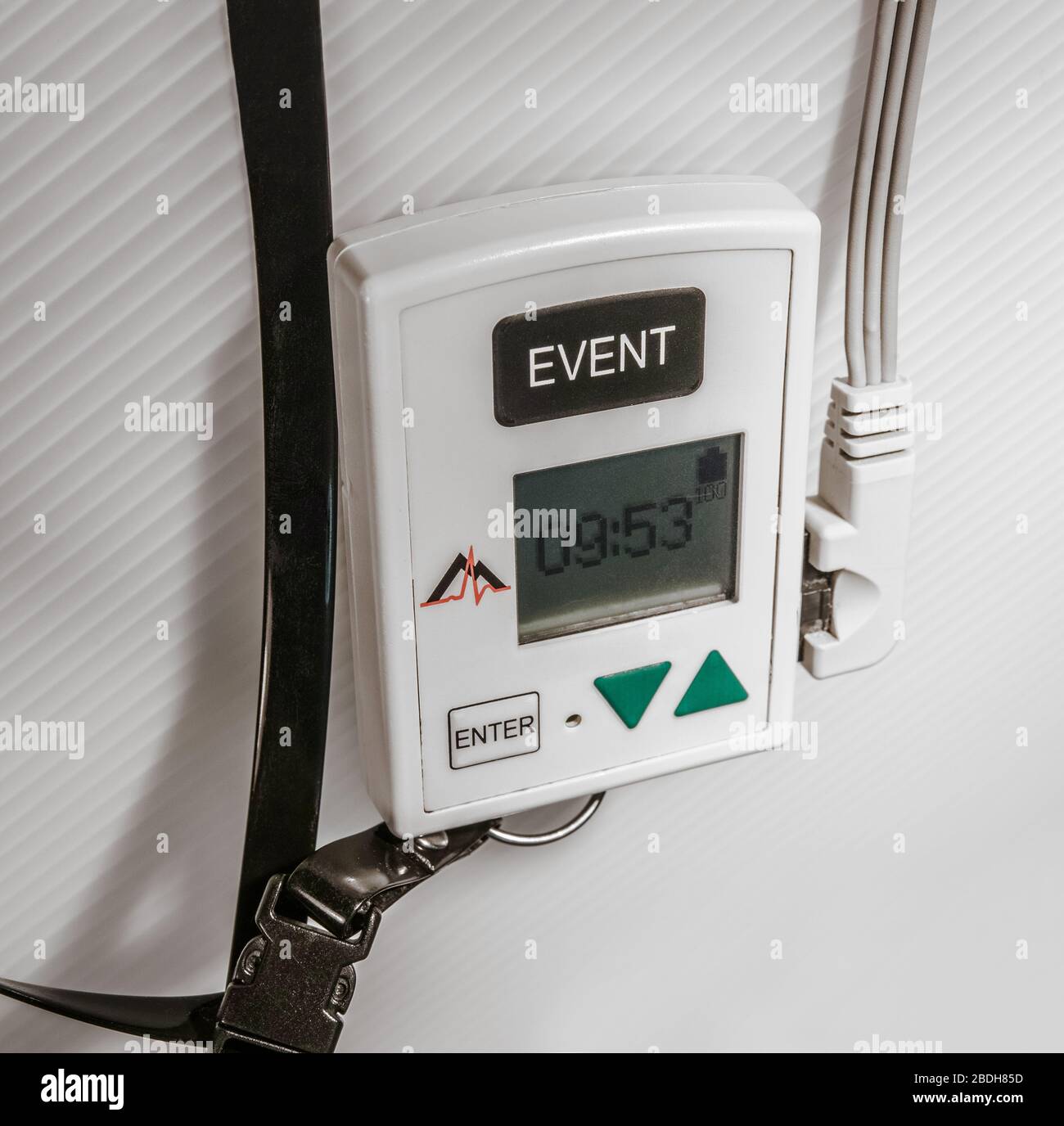 Un registratore di eventi cardiaci che mostra l'ora del giorno. Foto Stock