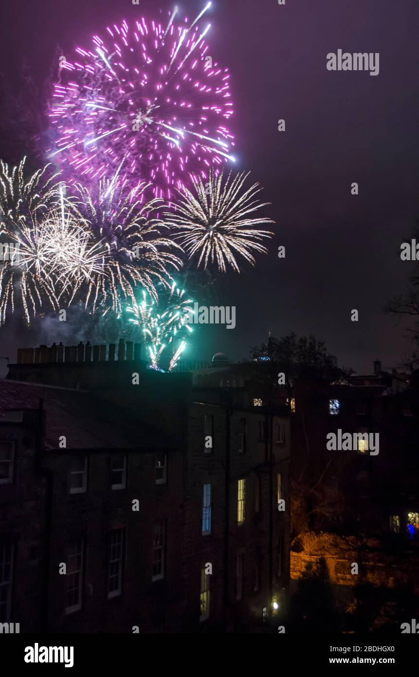 Fuochi d'artificio su Edimburgo Foto Stock