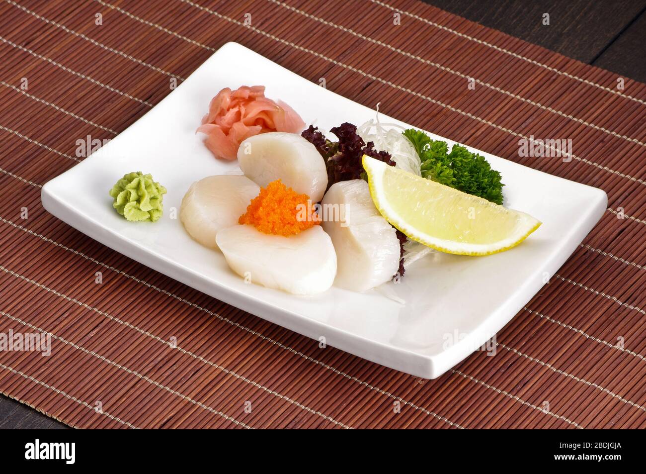 Calamari nigiri. Cucina giapponese Foto Stock