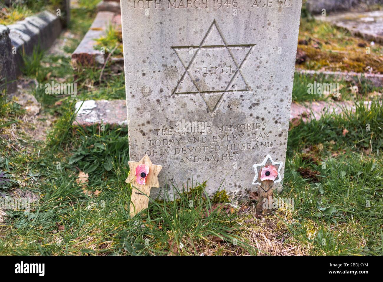 Tomba di un tenente ebreo britannico del British Intelligence Corps durante la seconda guerra mondiale sul vecchio cimitero di Southampton Common, Inghilterra, Regno Unito Foto Stock