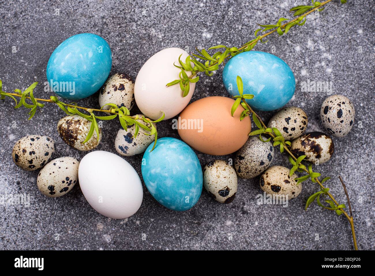 Uova di Pasqua di colore blu Foto Stock