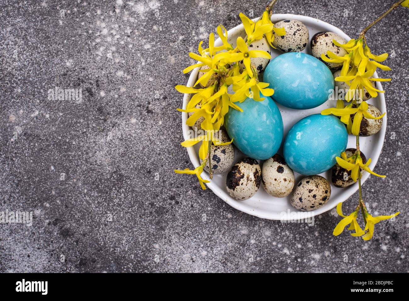Uova di Pasqua di colore blu Foto Stock