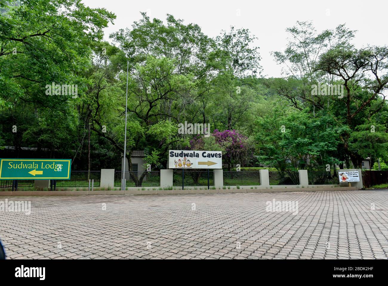 Ingresso delle grotte di Sudwala, tra le più antiche del mondo, vicino a Nelspruit, Mpumalanga, Sudafrica Foto Stock