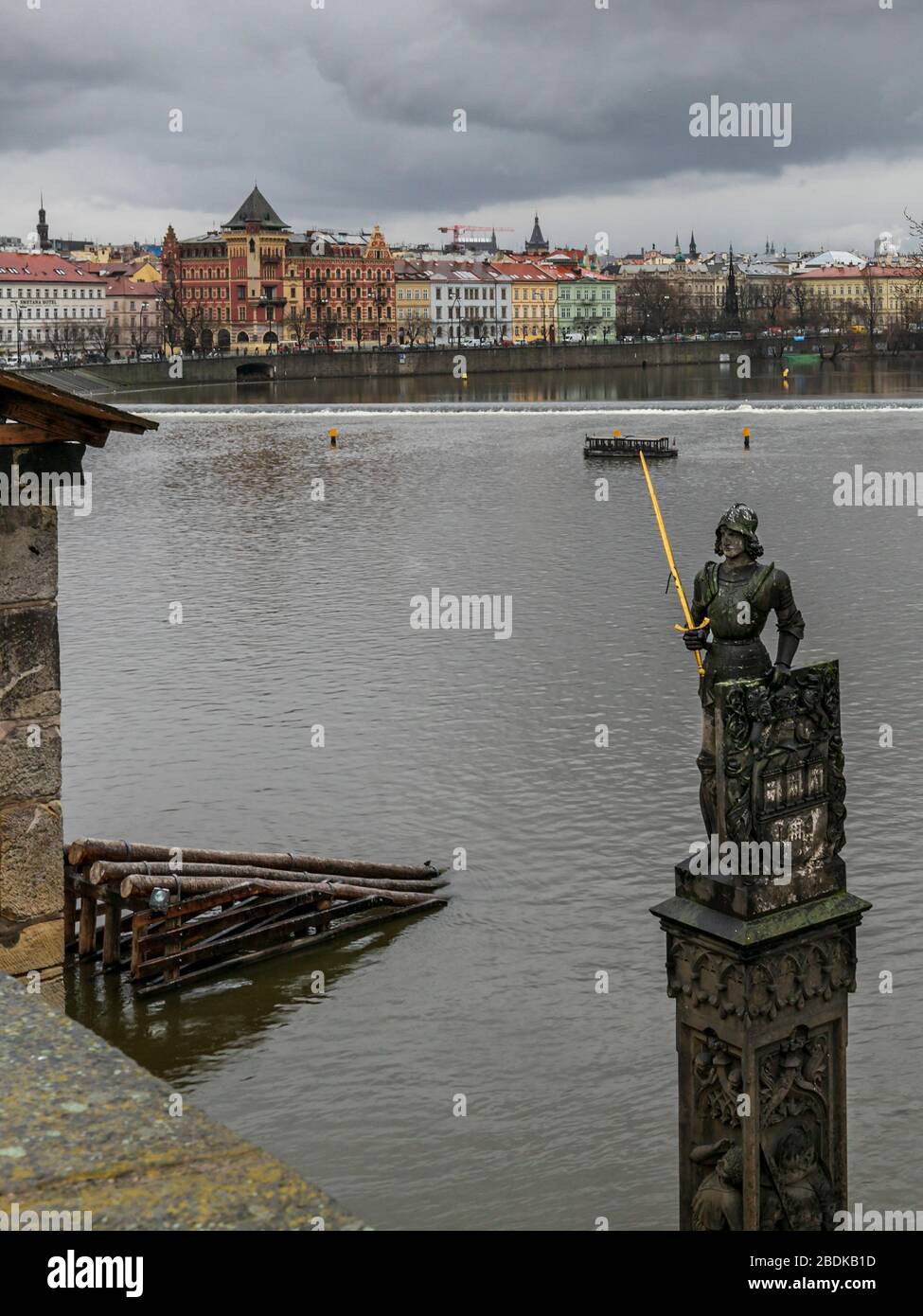 Statua del cavaliere Bruncvik sul Ponte Carlo, Praga, repubblica Ceca. Foto Stock