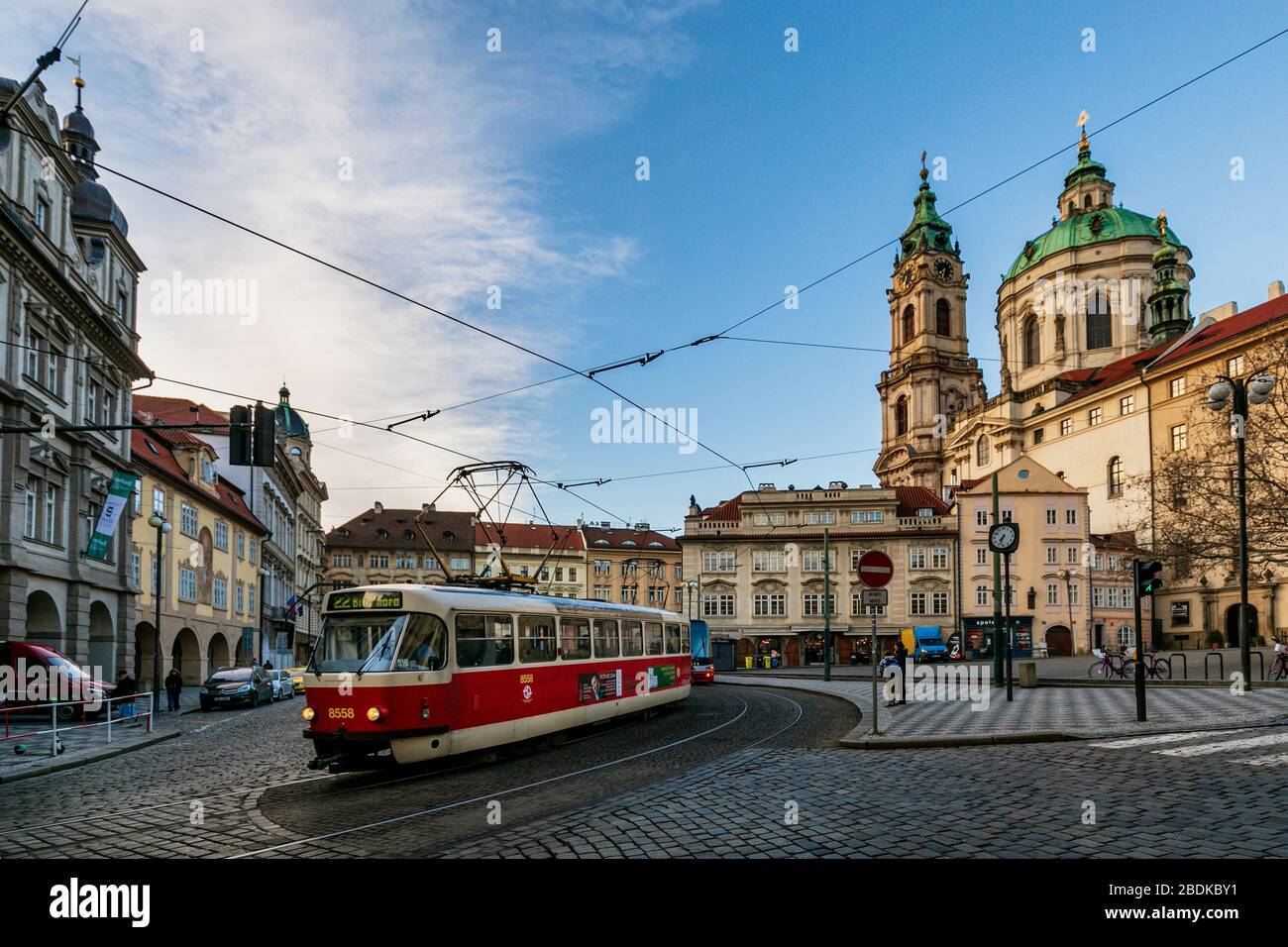 Tram Vecchio, Malostranske namesti (Piazza della Città minore), Mala Strana, Praga, Repubblica Ceca Foto Stock