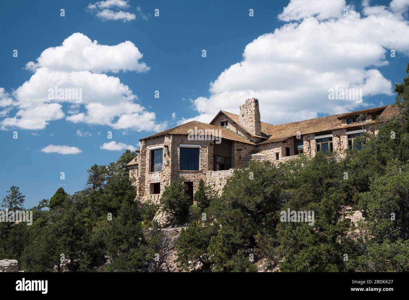 Vista esterna dello storico Grand Canyon Lodge, sul North Rim, Arizona Foto Stock