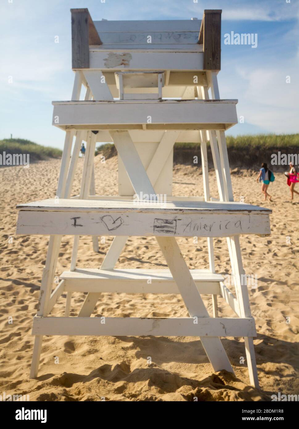 Adoro l'America scritta su una vecchia sedia da bagnino sulla spiaggia. Foto Stock
