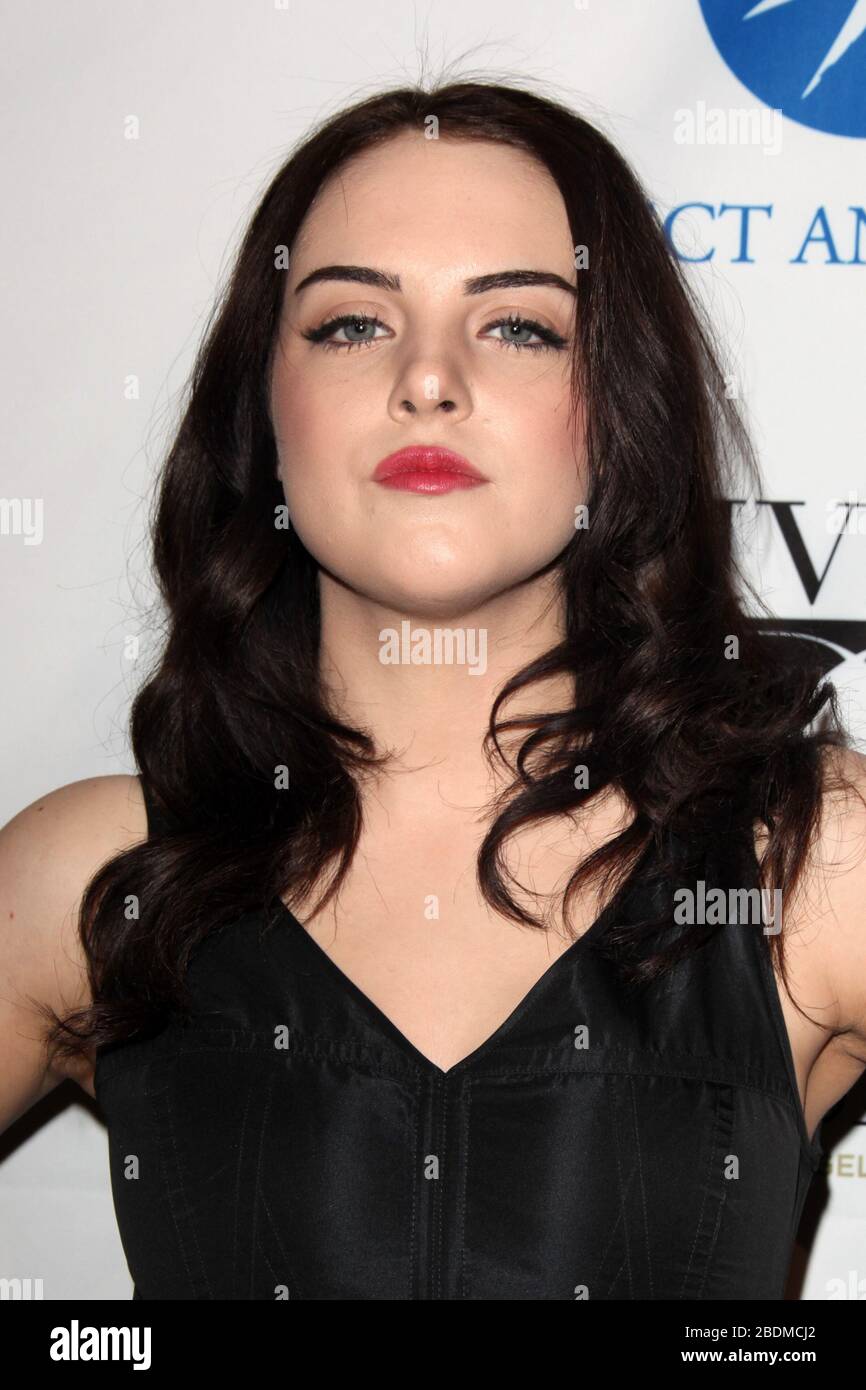 7 dicembre 2011, Beverly Hills, CA, Stati Uniti d'America: LOS ANGELES - Oct 7: Liz Gillies  al Divine Design Gala 2011 al Beverly Hilton Hotel il 7 ottobre 2011 a Beverly Hills, CA (Credit Image: © Kay Blake/ZUMA Wire) Foto Stock