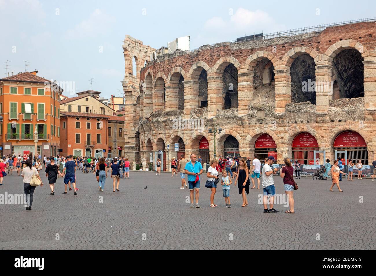 Arena di Verona e Piazza Bra Foto Stock