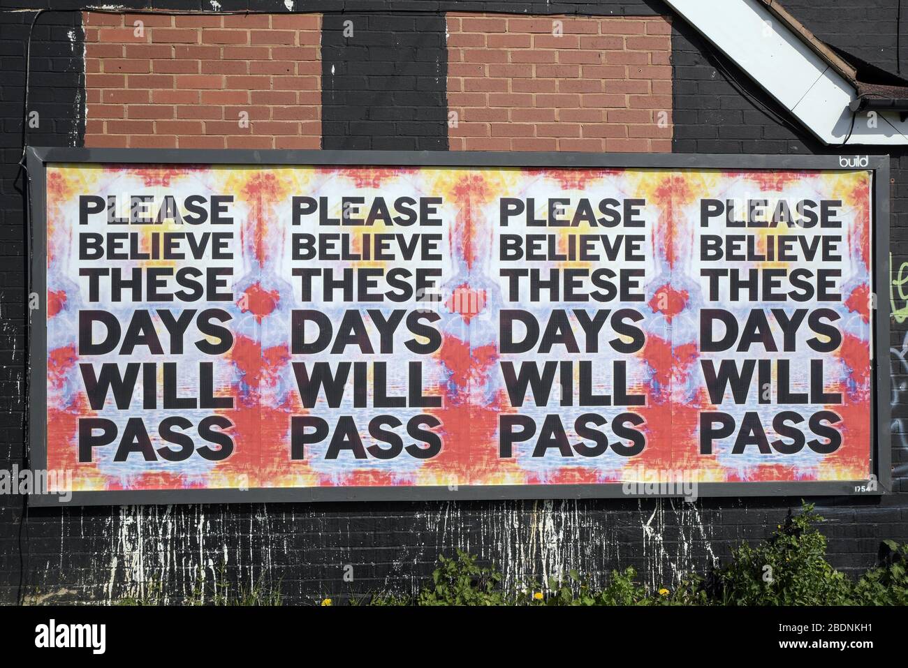 Birmingham, West Midlands, Regno Unito. 8 aprile 2020. Poster positivi esposti a Hall Green, Birmingham, che mostrano alla gente "Please believe these days will pass" e "Hope for the BEST" e "We CAN Do This". Credito: Interrompi stampa Media/Alamy Live News Foto Stock