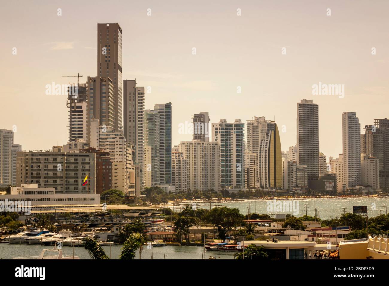 Cartagena, Colombia - 23 gennaio 2020: Lo skyline della nuova città di Cartagena in Colombia Foto Stock