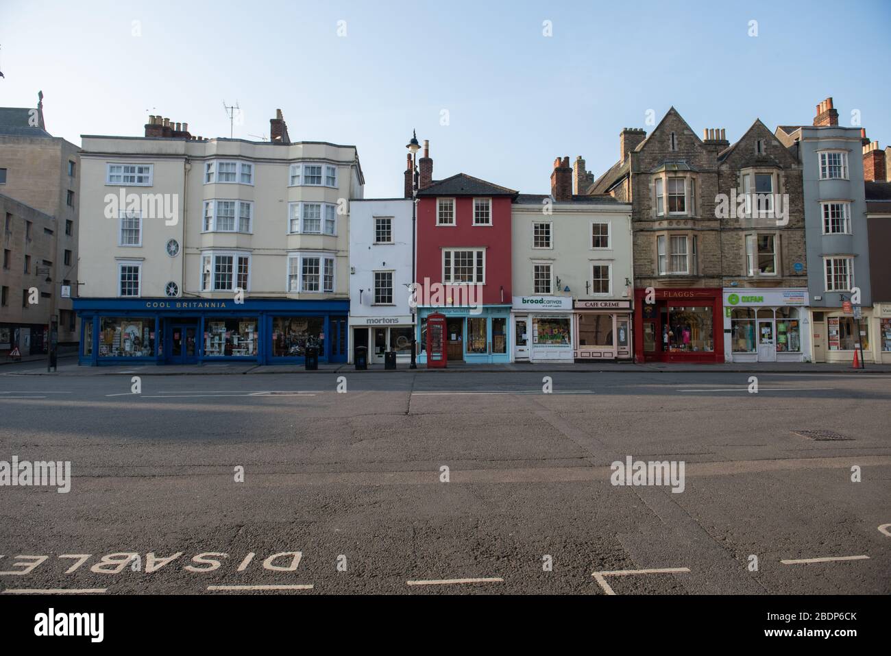 I negozi sono chiusi durante la pandemia del coronavirus, Broad Street, Oxford Foto Stock