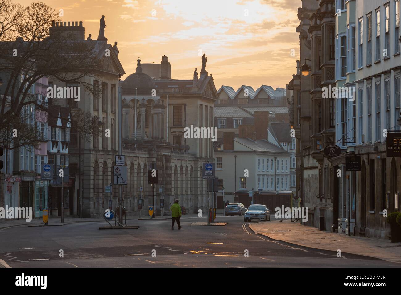 Vista verso est lungo High Street, verso Queens College, Oxford Foto Stock